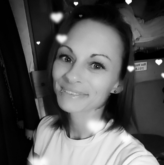 Meet your Posher, Ashley - Picture 1 of 1